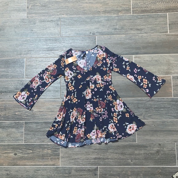 Dresses & Skirts - Floral Long Sleeve Dress